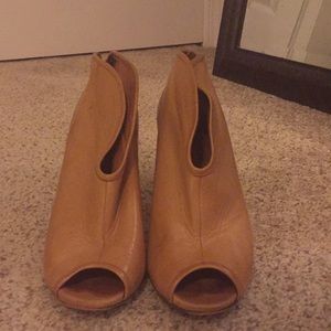 Cognac Vince Camuto Size 7.5